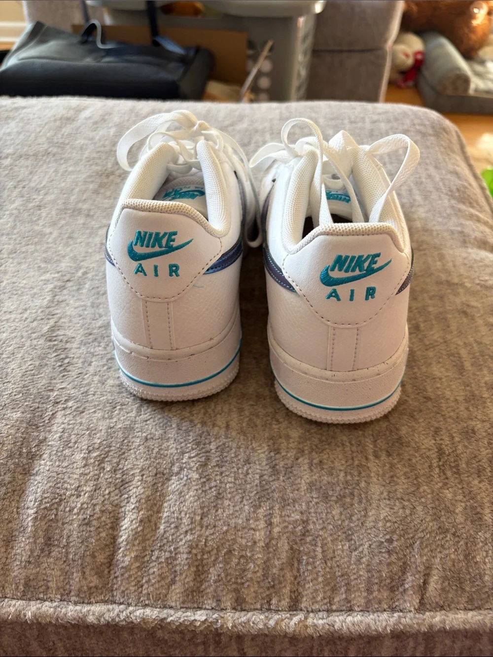 Nike White Leather Sneakers with Teal and Navy Swoosh (6Y)